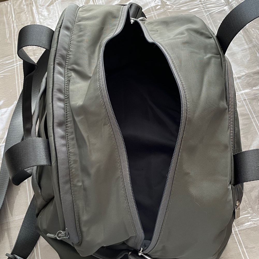 lululemon athletica Olive Green Duffel Bag - Picture 10 of 16